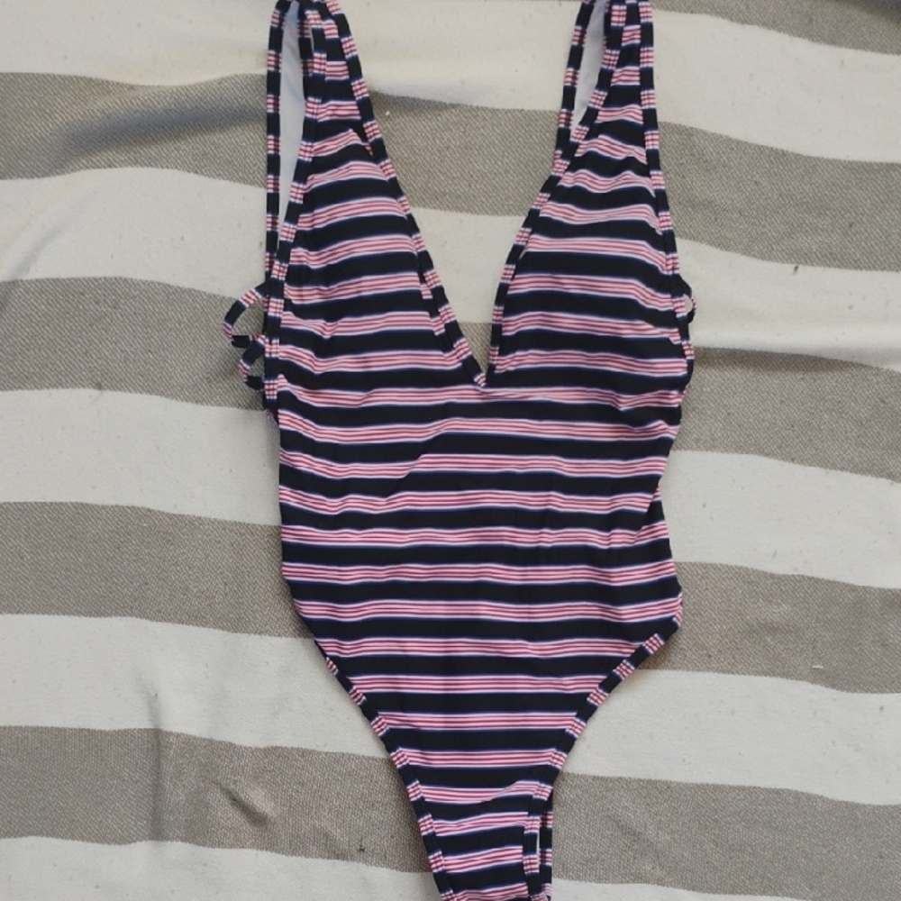 🚨5 For $25🚨Express Women's Small Black Red White And Blue Swimwear One Piece